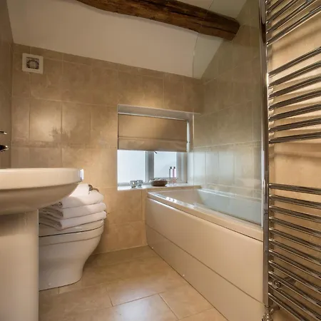 Holiday home 3 Bed In Lcc16 *