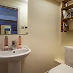 3 Bed In Lcc16