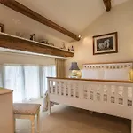 3 Bed In Lcc16